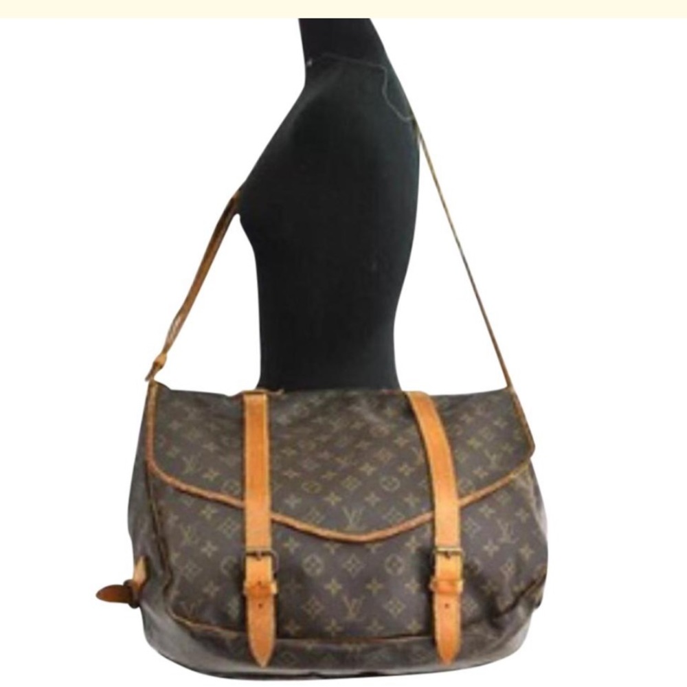Louis Vuitton Saumur 45 Messenger Cross Body